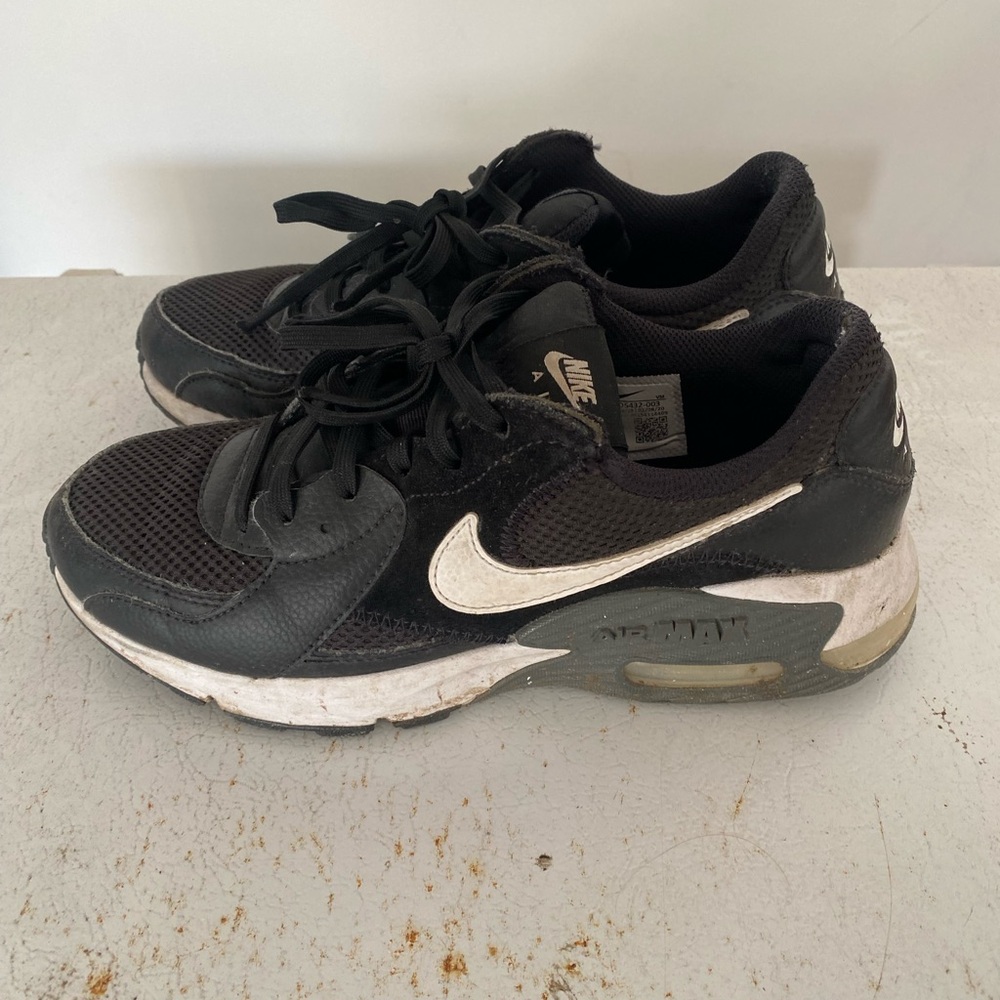 Nike Black and White Sneakers